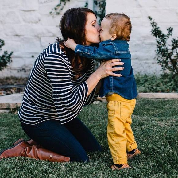 Meet your Posher, Whitney - Picture 1 of 1